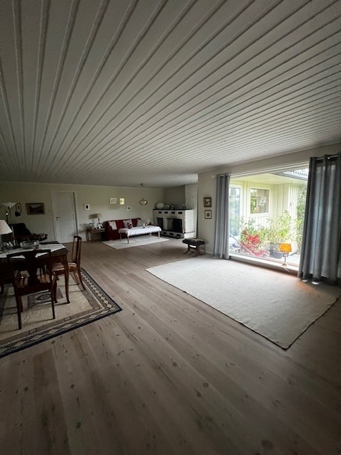 Stue 50 m2, store vindusflater